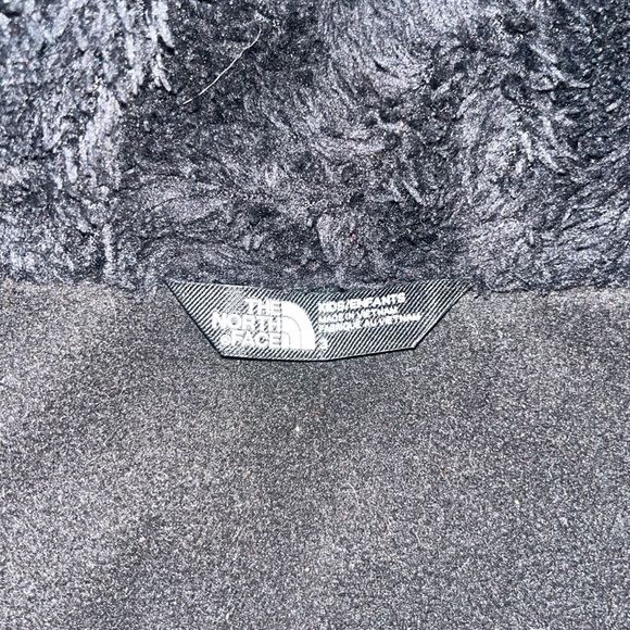 Toddler Northface coat Size say 3. Best fit a 9 month- 2t  to get best fit. - Picture 5 of 5